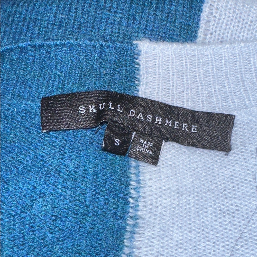 Skull Cashmere two tone blue 100% cashmere sweater - Picture 5 of 5
